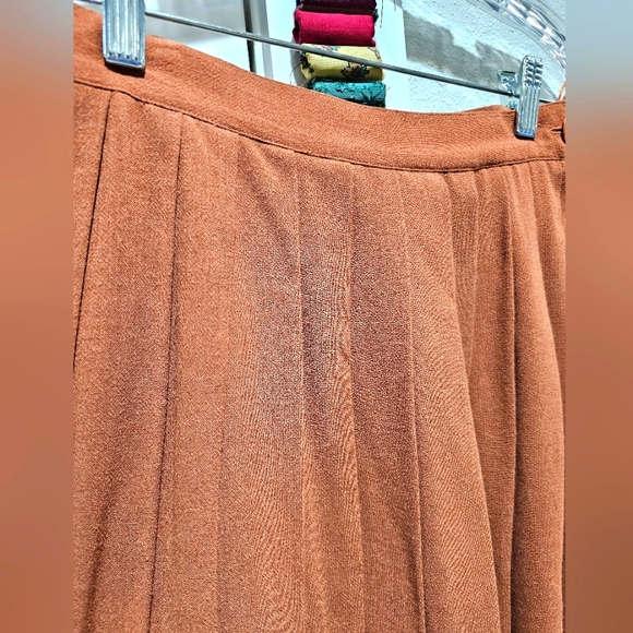 🤯Vintage🤯 pleated midi skirt 6 - Picture 2 of 7